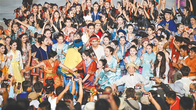 第十二届全国少数民族传统体育运动会在海南三亚圆满落幕