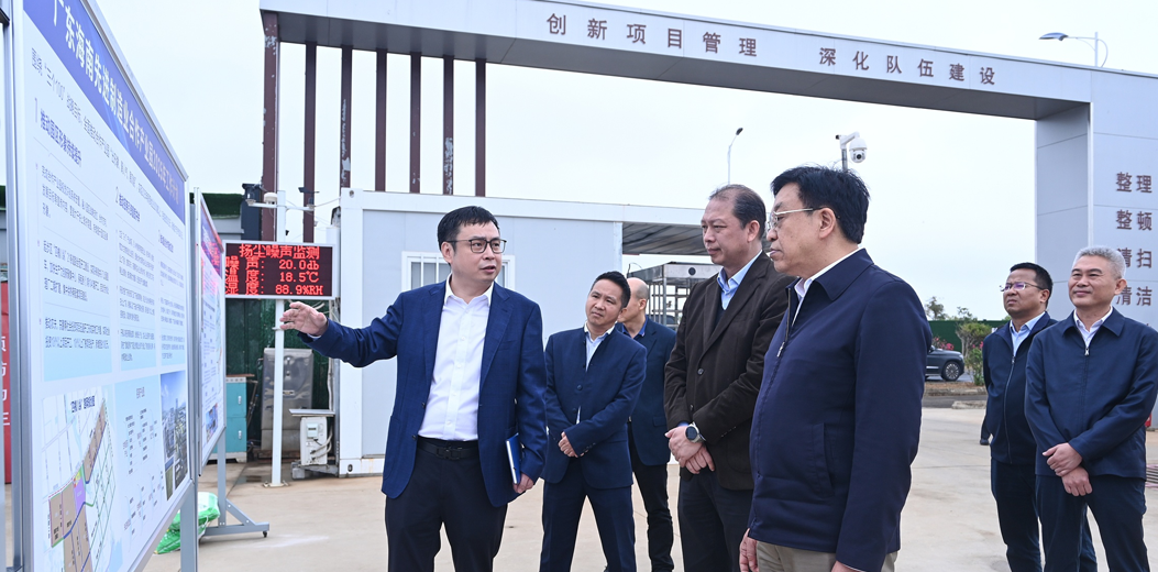 冯飞在海口调研重点园区建设情况